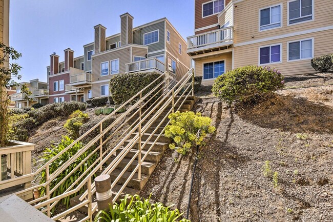 Building Photo - 800 Innes Ave