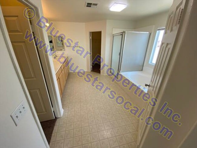 Building Photo - Beautiful 2 Story Home with 3 Car Garage In Victorville