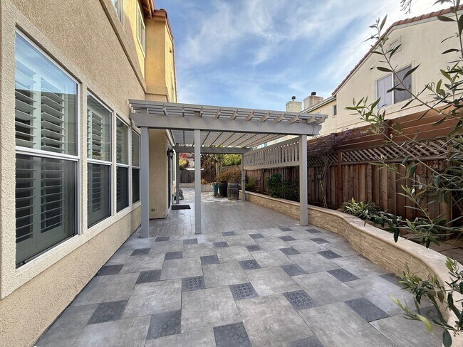 Building Photo - 20 Gonsalves Ct