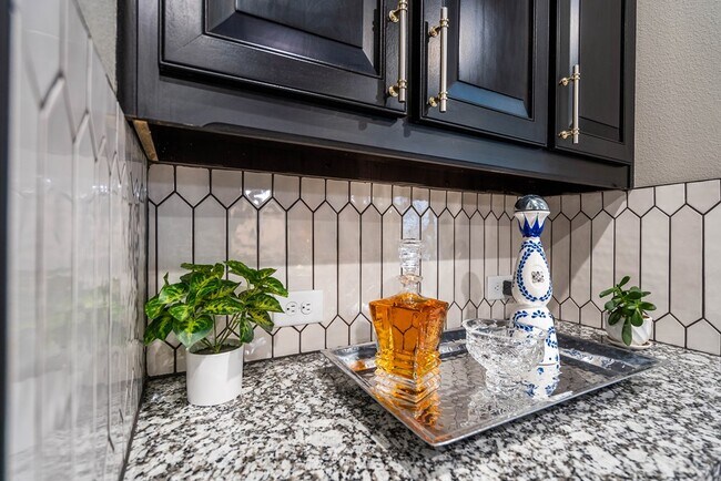 Building Photo - 11 Los Campos Dr