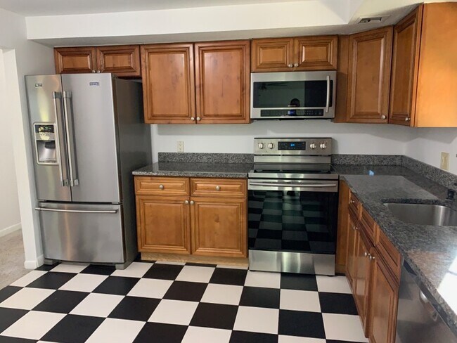 Building Photo - 13 Moberg Cir