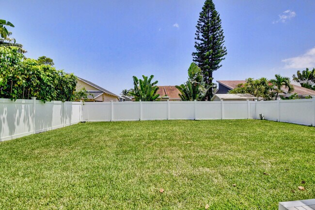Building Photo - 2482 Sundy Ave