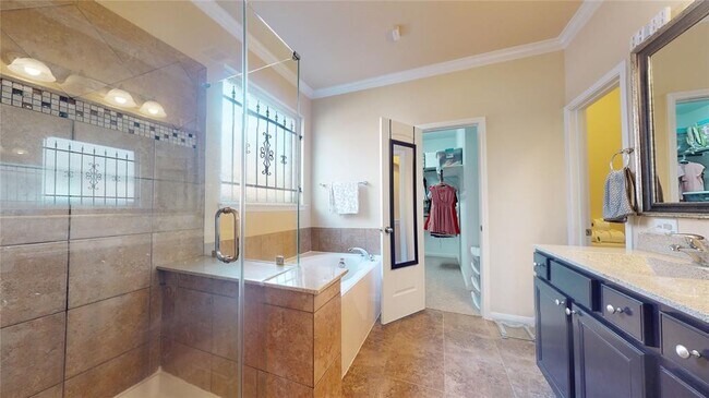 Building Photo - 28511 Pleasant Forest Dr