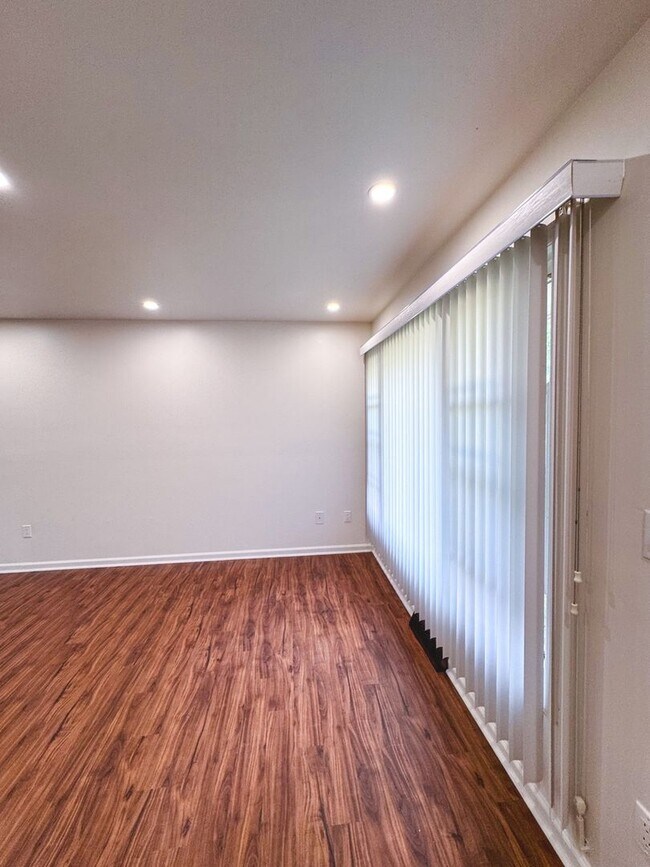 Building Photo - Newly Renovated 3BR/2BA Home in Charlotte ...