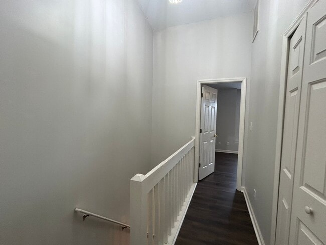 Building Photo - Amazing updated 2 bedroom 2.5 bathroom townhouse in NW Greensboro Keswick Place. Lawn care included.