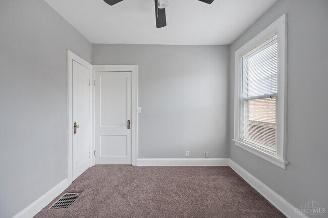 Building Photo - Grand Vista 6166-6170