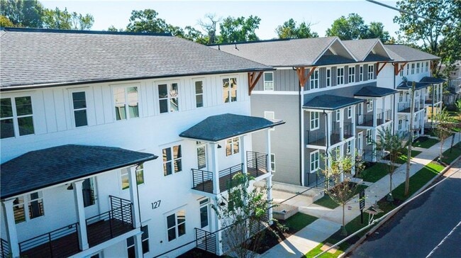 Building Photo - 127 Mayson Ave NE