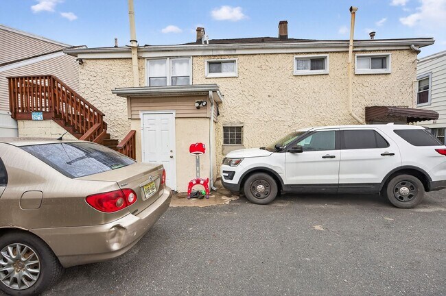 Building Photo - 1290 Baker St