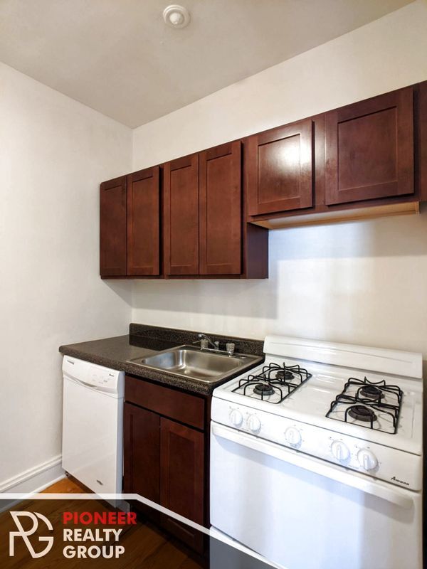 Building Photo - 4851 N Damen Ave
