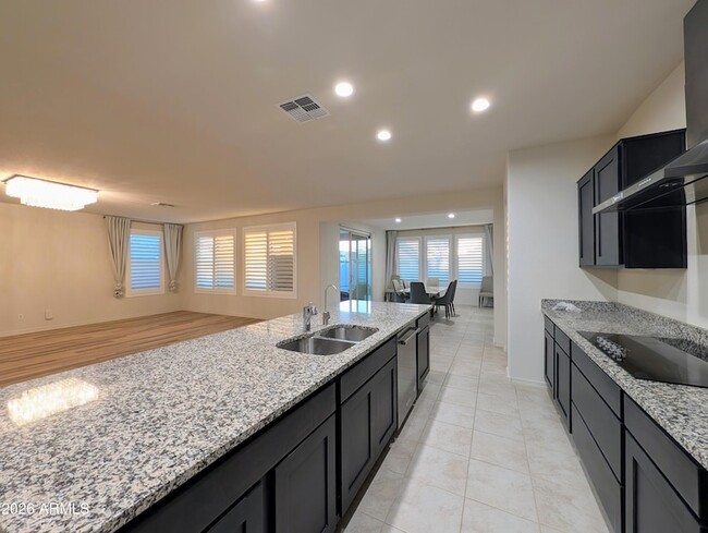 Building Photo - 5902 N 86th Dr