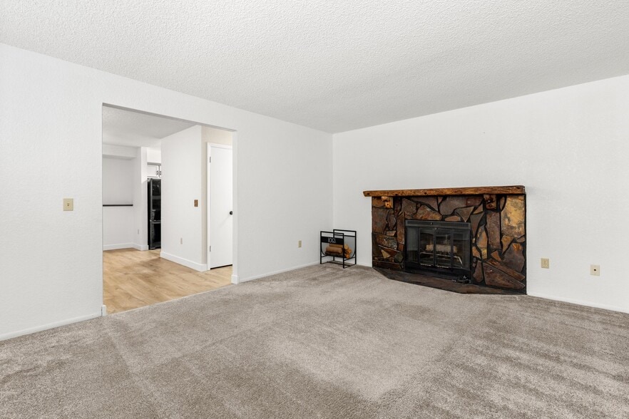 Building Photo - 607 Avenue F