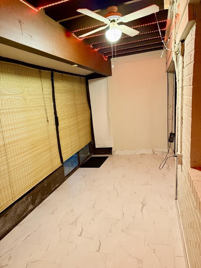 Building Photo - 5 Suntop Ct