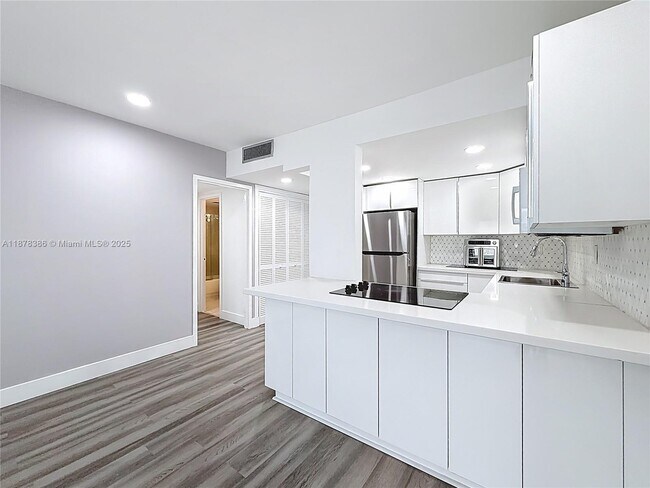 Building Photo - 17620 Atlantic Blvd