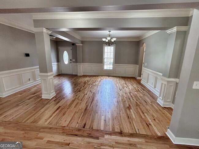 Building Photo - 4901 Planters Walk