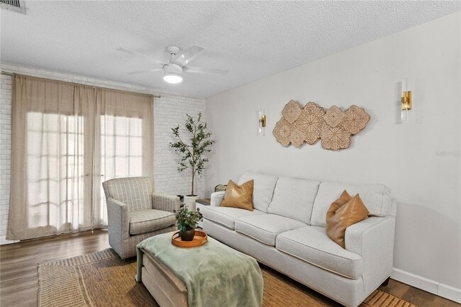 Building Photo - 4506 S Oak Dr