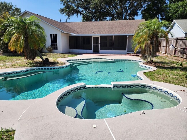 Building Photo - 2153 Royal Poinciana Blvd