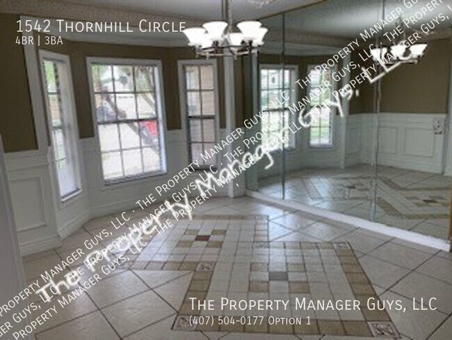 Building Photo - 1542 Thornhill Cir