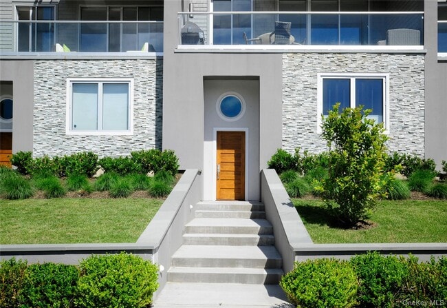 Building Photo - 105 Delancey Ave