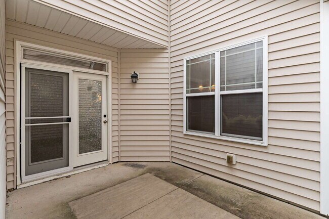 Building Photo - 19 Denby Cir