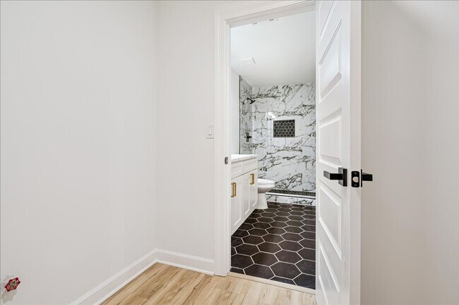 Building Photo - Spacious 4BR/2BA Home with 1,387 Sq Ft — Prime Memphis Location!