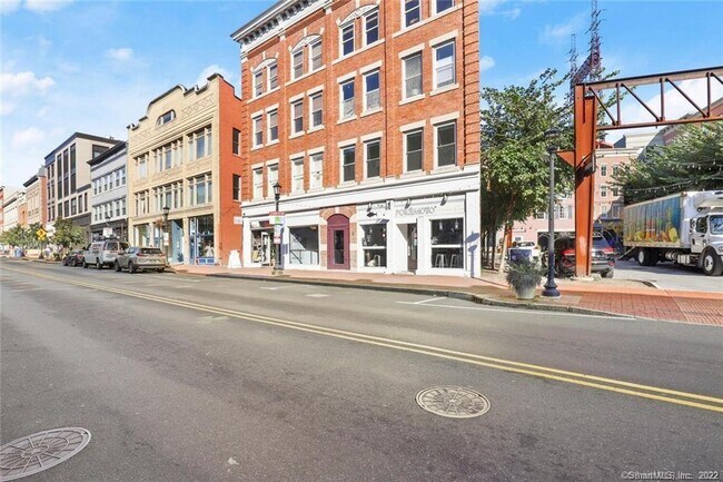 Building Photo - 131 Washington St