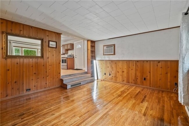 Building Photo - 127 Magill Rd