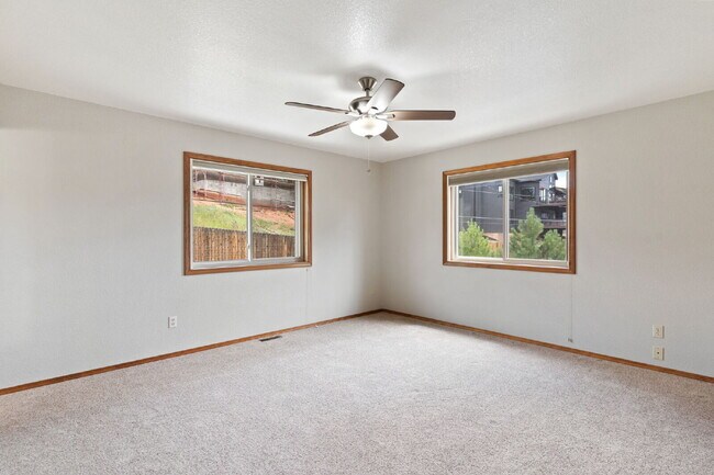 Building Photo - Rare Woodland Park Rental with RV Parking,...