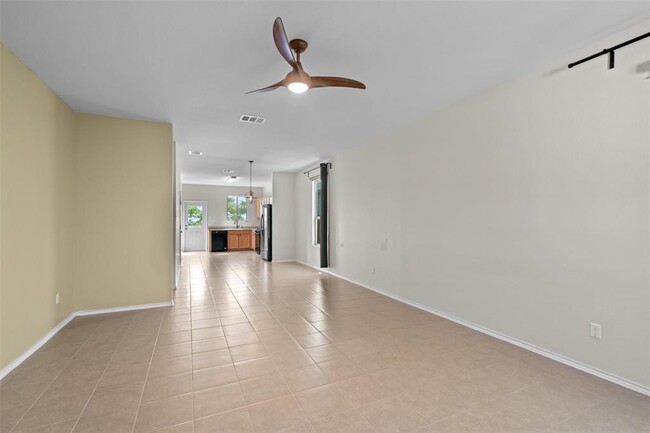Building Photo - 133 Carlina Lp