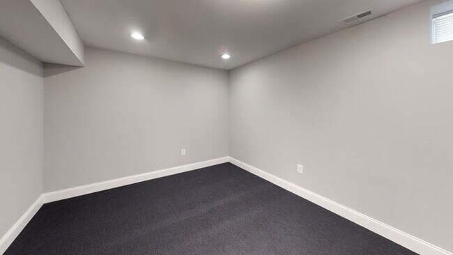 Building Photo - 3 Bedrooms 2.5 Bathrooms in Reisterstown