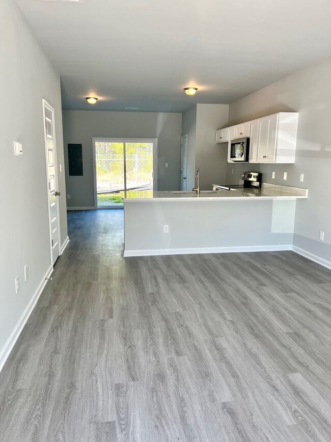 Building Photo - Brand New Townhome in Holly Ridge!!