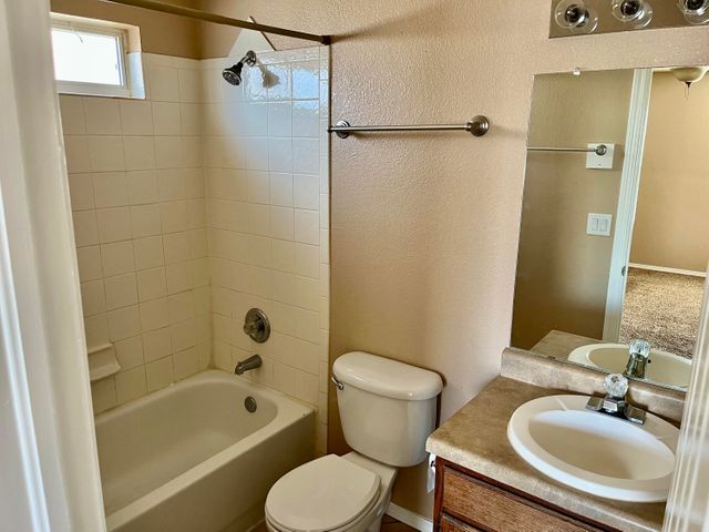 Building Photo - 14144 Tierra Morena Dr