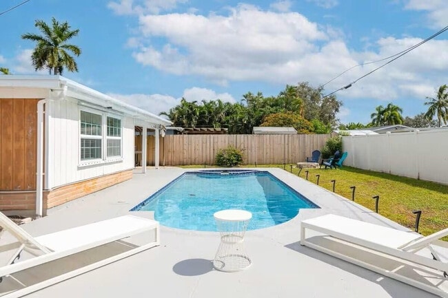 Building Photo - 3762 Catalina Rd