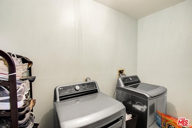 Building Photo - 4843 W 118th St