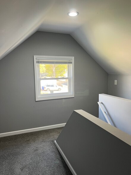 Building Photo - 1430 S Champion Ave