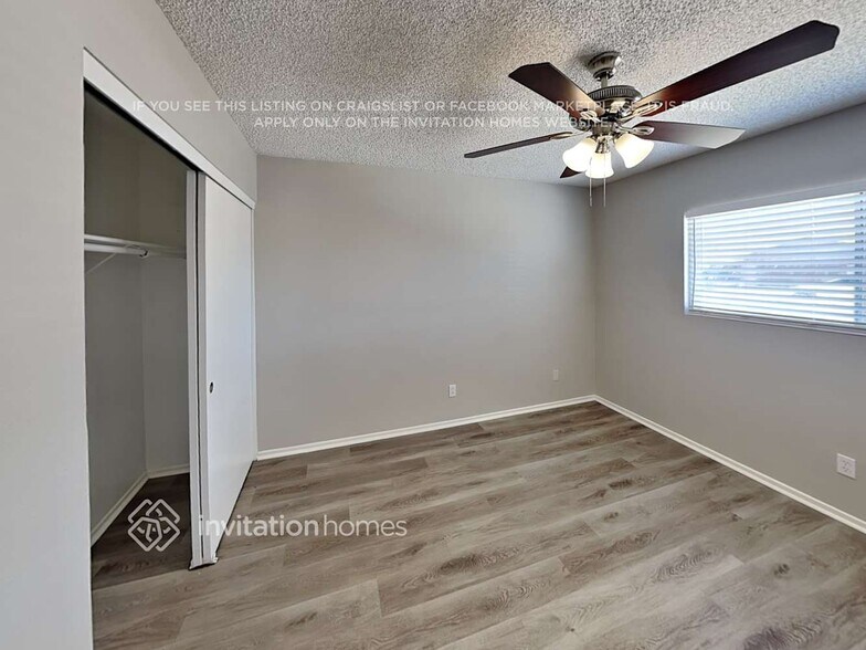 Building Photo - 5720 N 48th Ln