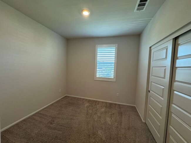 Building Photo - 2 Bedrooms 2.5 Bathrooms condo