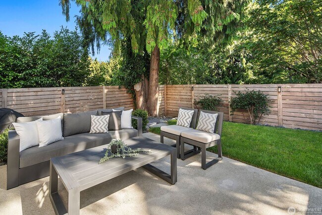 Building Photo - 3Bd/1.75Ba Seattle House