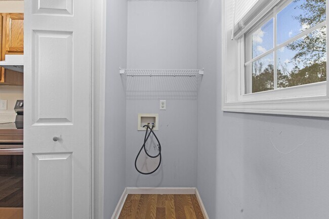 Building Photo - 206 Chokecherry S