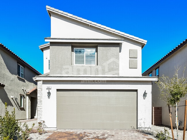 Building Photo - 582 Topiary Pk Ave