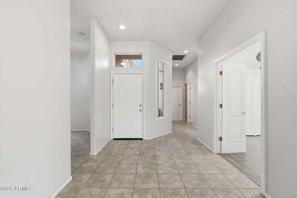 Building Photo - 1747 E Northern Ave