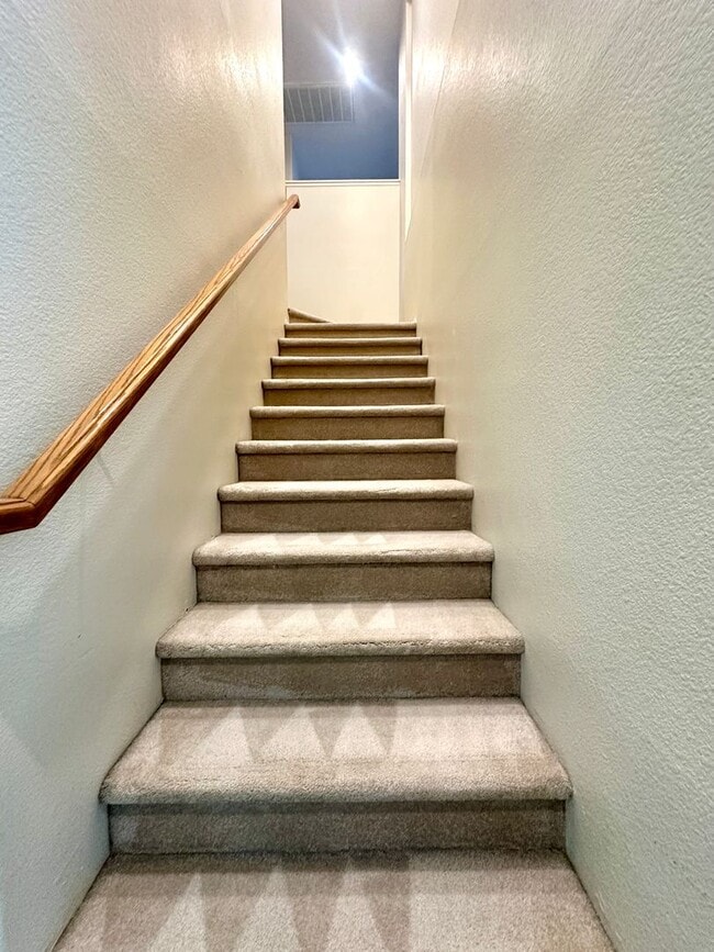 Building Photo - 7607 Pioneer Ranch Ave