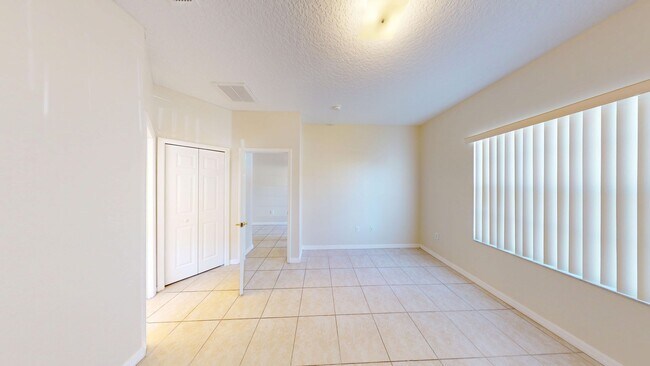 Building Photo - 4BR/4BA - POOL HOME     Calabay Park at To...