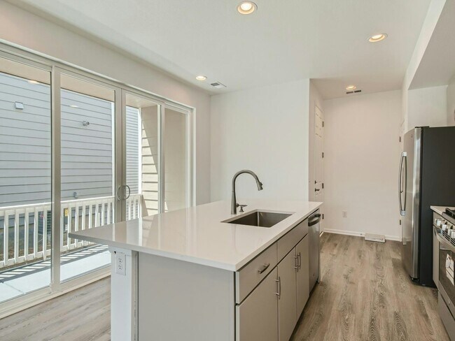 Building Photo - 9671 Truckee St