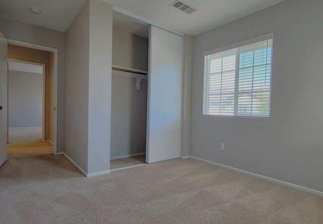 Building Photo - Canyon Hills 2 Story, 4BD, 2.5BA Lake Elsi...