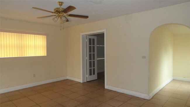 Building Photo - 700 N 70th Ave