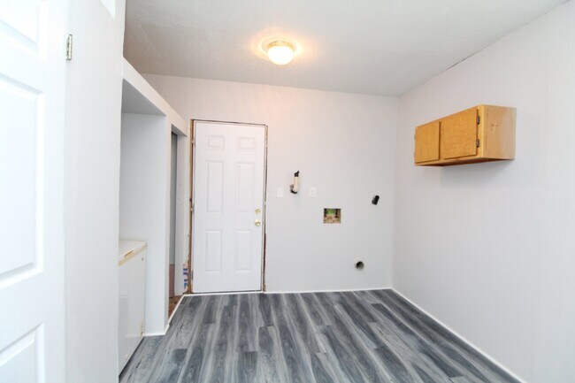 Building Photo - Charming 3-Bedroom Brick Home on Half an A...