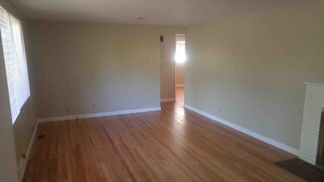 Building Photo - HUP FC Basi (14807 5th Ave)