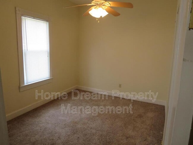 Building Photo - 961 Bryant Ave