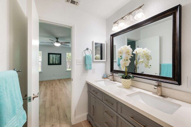 Building Photo - Renovated 3BR | Open Concept | Large Outdoor Space | Keller ISD