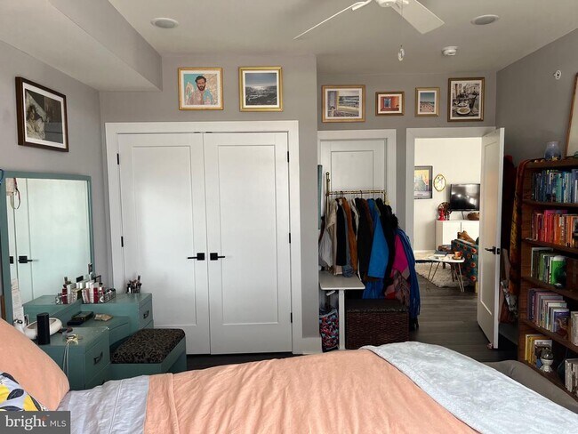 Building Photo - 4001 Ridge Ave